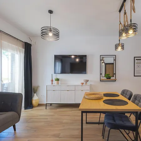 The Good Place Aparthotel 4*